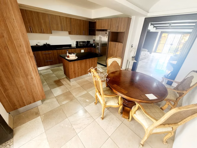 Venta de Casa Independiente en una Planta en Rohrmoser, Impecable