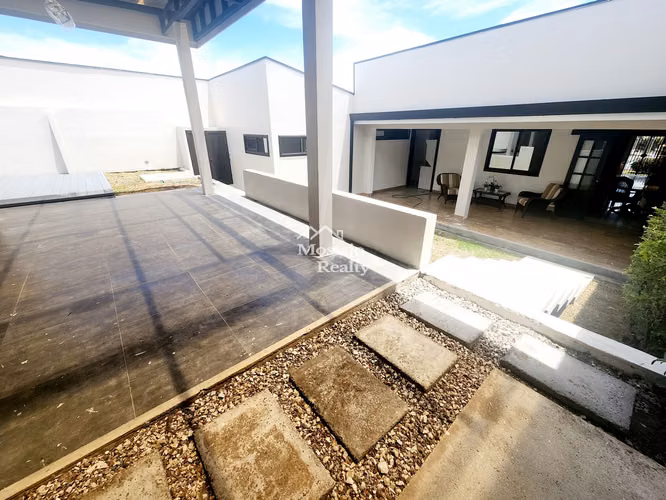 Venta de Casa Independiente en una Planta en Rohrmoser, Impecable