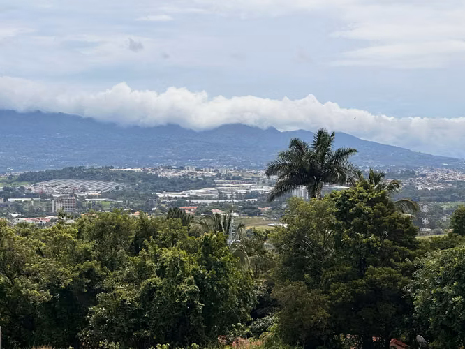 EN VENTA -  LOTE  CON VISTAS PANORAMICAS  – GUACHIPELIN de ESCAZU - Imagen 6