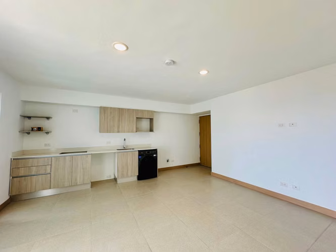 APARTAMENTO EN VENTA EN JACO CON VISTA AL MAR