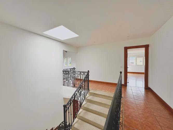 SE ALQUILA / SE VENDE AMPLIA CASA EN SANTA ANA - Imagen 7