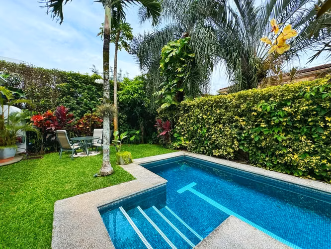 SE ALQUILA / SE VENDE AMPLIA CASA EN SANTA ANA - Imagen 3
