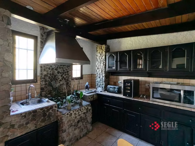 Venta de casa de un nivel en Escazú, San Rafael. - Imagen 8