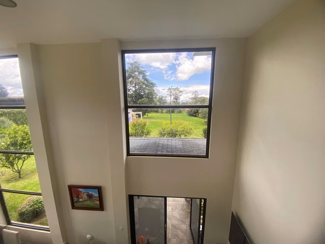 Se vende Casa con apartamento en Condominio en Fraijanes, Alajuela.