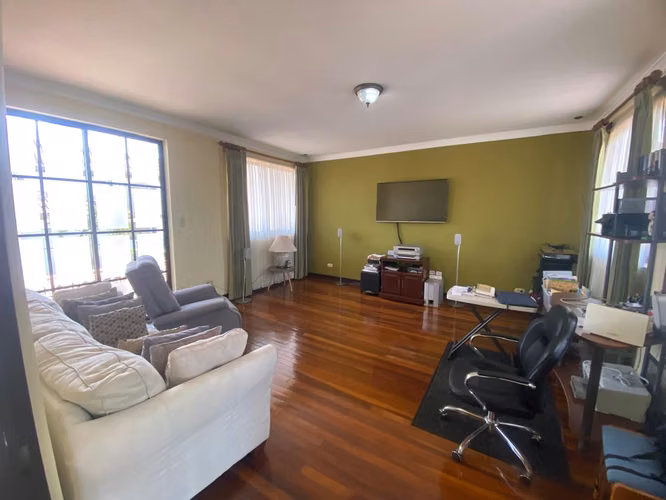 Venta de casa amplia en condominio en San Pablo de Heredia.