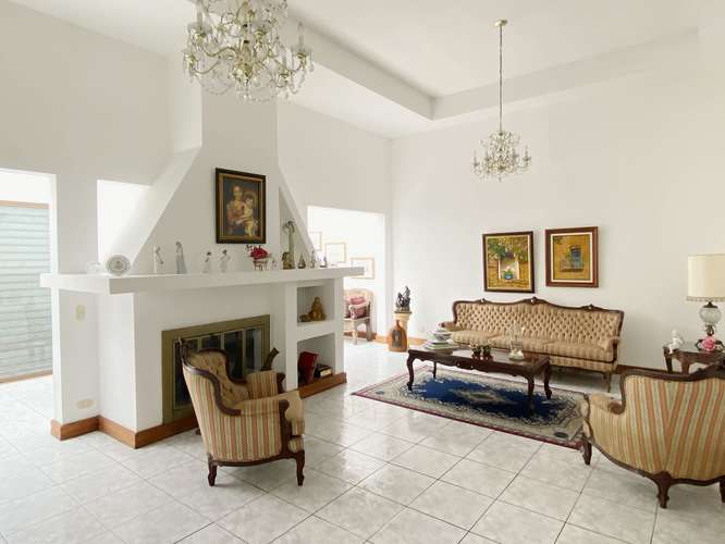 Terreno en venta con almacén y casa en Guayabos - Imagen 8