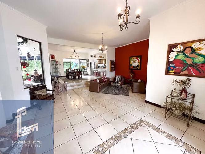 CASA GRANDE CON PATIO ENORME Y 6 PARQUEOS EN RIO ORO - Imagen 16