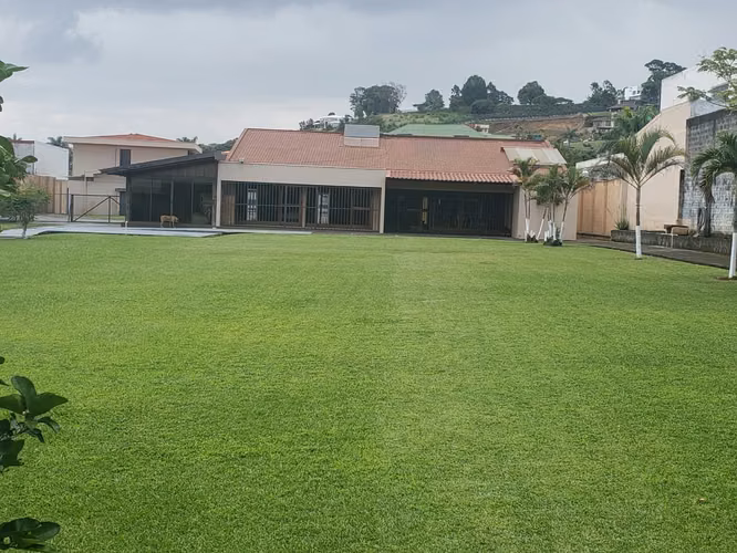 ¡Venta de propiedad comercial en la Calle Vieja a Tres Ríos! - Imagen 4
