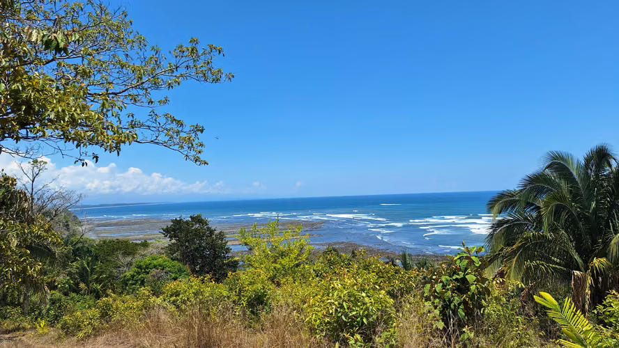 OPORTUNIDAD DE INVERSIÓN FRENTE AL MAR – ESTERILLOS OESTE
