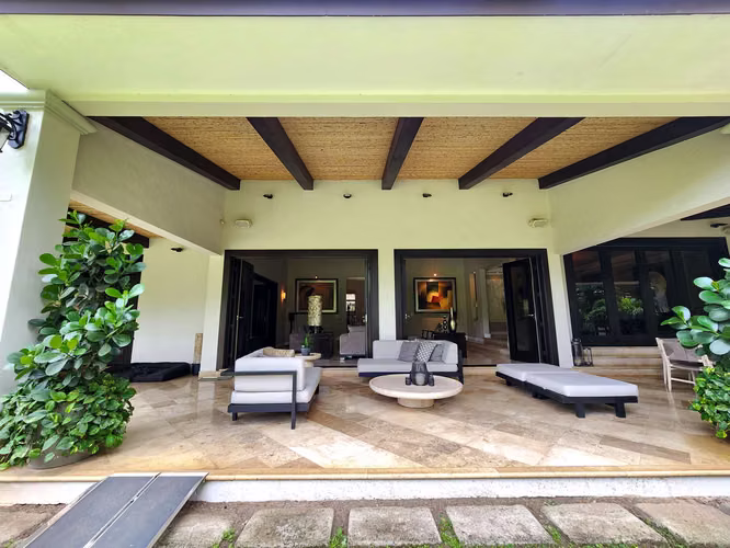 Green Paradise Hacienda del Sol Santa Ana