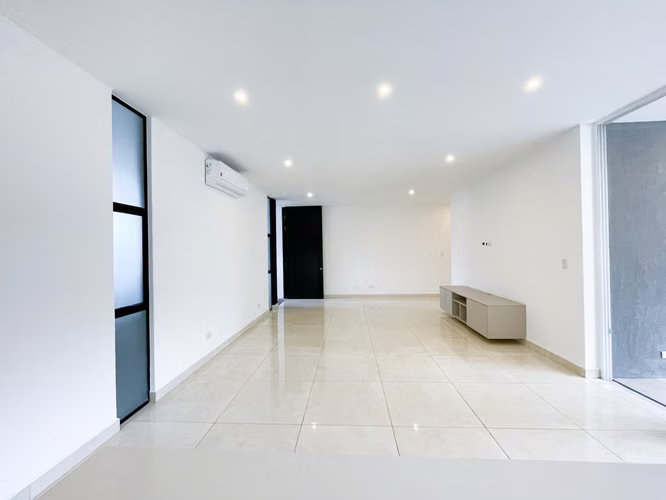 Venta de casa moderna en condominio en Santa Ana - Imagen 12