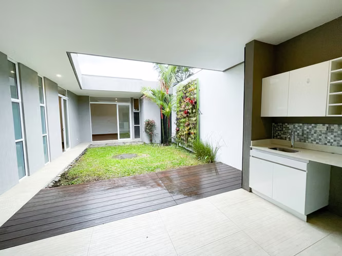 Venta de casa moderna en condominio en Santa Ana - Imagen 19