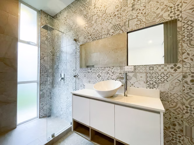 Venta de casa moderna en condominio en Santa Ana - Imagen 15