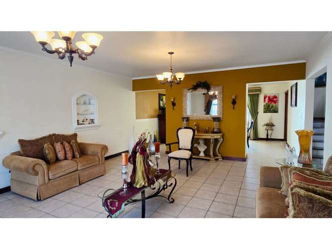 Casa para la venta en Guayabos de Curridabat - Imagen 1
