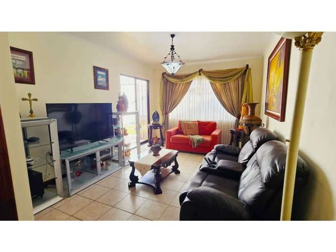 Casa para la venta en Guayabos de Curridabat - Imagen 5