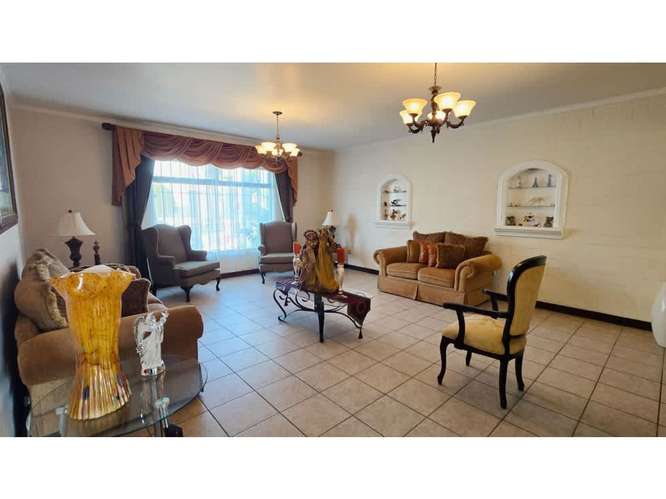 Casa para la venta en Guayabos de Curridabat - Imagen 4