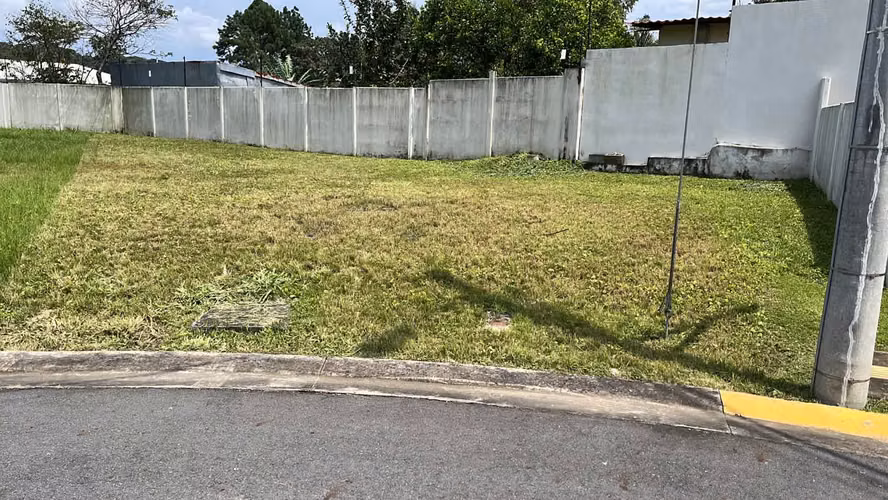 VENTA DE LOTE EN CONDOMINIO ALTANA EN BRASIL DE MORA, SANTA ANA. - Imagen 5