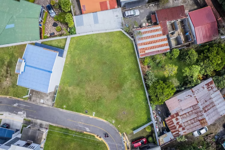 VENTA DE LOTE EN CONDOMINIO ALTANA EN BRASIL DE MORA, SANTA ANA. - Imagen 2
