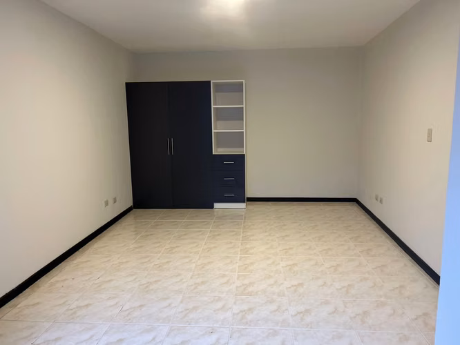 VENTA Casa Bello Horizonte Escazú con preciosa visita. Recién remodelada