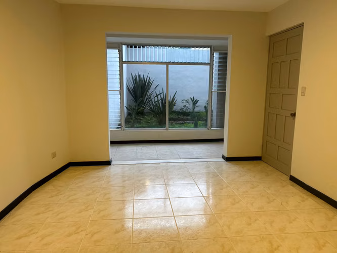 VENTA Casa Bello Horizonte Escazú con preciosa visita. Recién remodelada