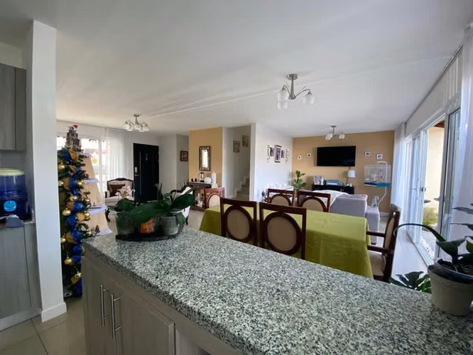 Ciudad Colón Condominio