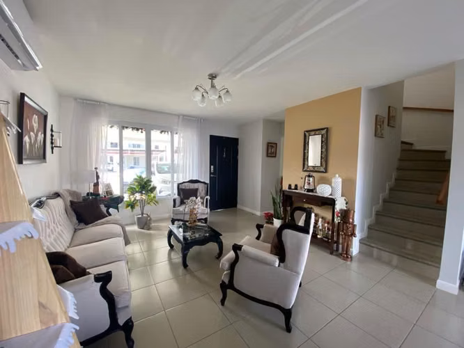Ciudad Colón Condominio