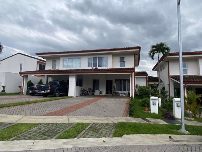 Ciudad Colón Condominio