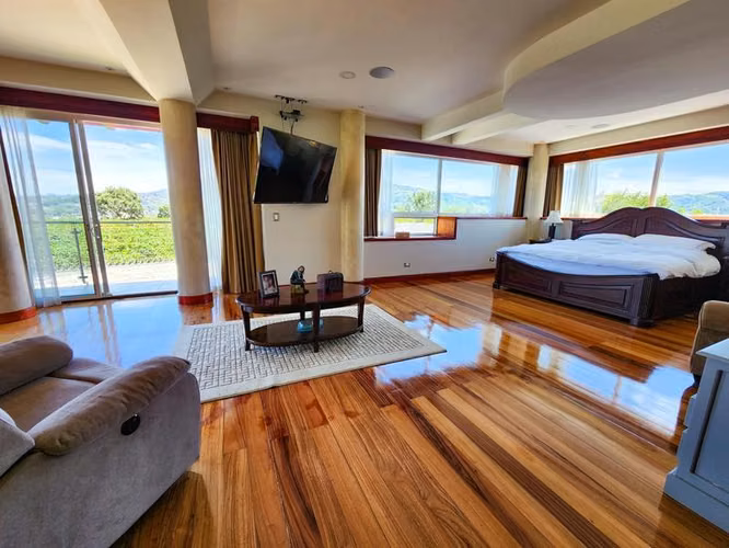 Casa de Lujo, Venta en Curridabat, Cond. Colinas de Montealegre ID20148