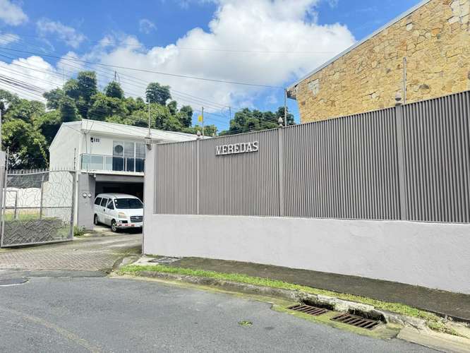 SE VENDE CASA EN MONSERRAT CONCEPCIÓN DE TRES RIOS