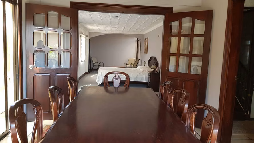 CASA 5 HABITACIONES USO SUELO MIXTO VENTA LA LIMA CARTAGO COD JV487
