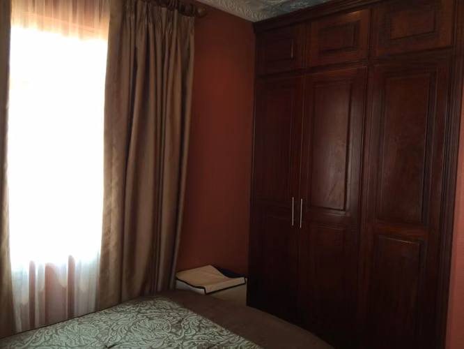 CASA 5 HABITACIONES USO SUELO MIXTO VENTA LA LIMA CARTAGO COD JV487