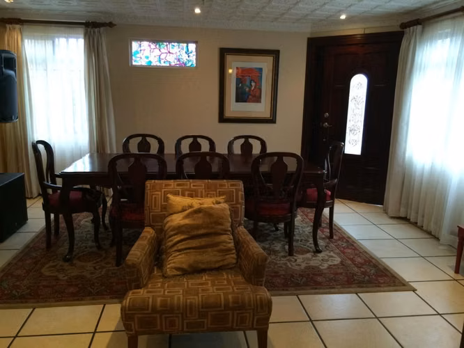 CASA 5 HABITACIONES USO SUELO MIXTO VENTA LA LIMA CARTAGO COD JV487