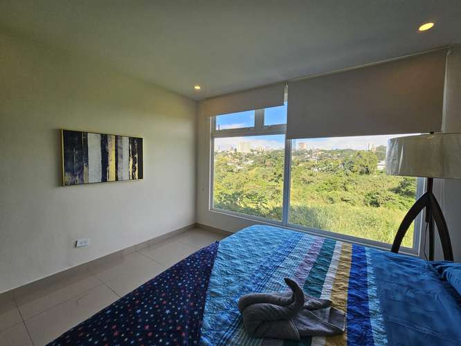 Condominio Full amueblado en Riverview Vistara.