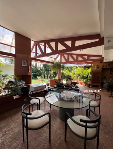 VENTA DE CASA EN LAURELES, ESCAZU