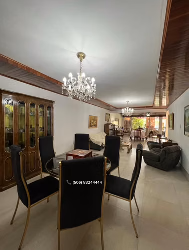 VENTA DE CASA EN LAURELES, ESCAZU