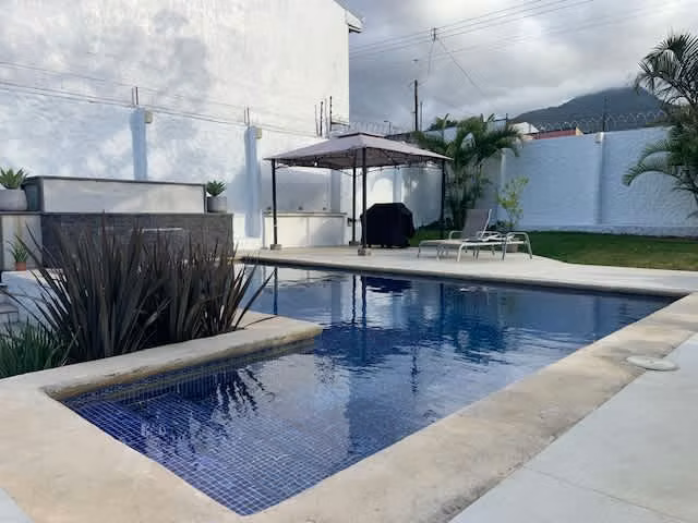 Venta de casa independiente de dos plantas. San Antonio, Escazú
