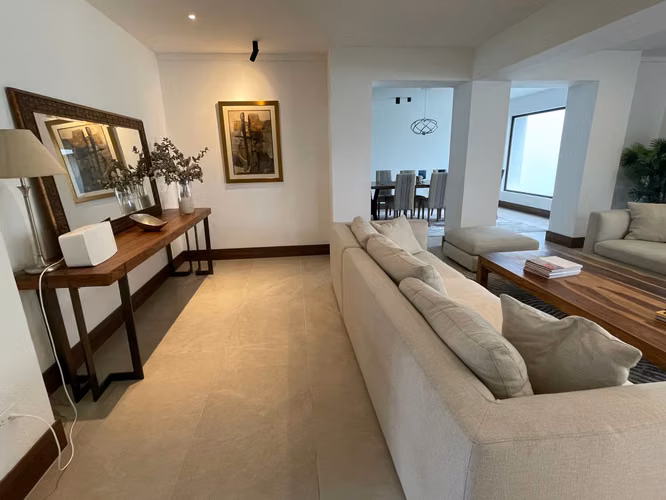 VENTA Residencia de lujo con apartamento independiente en Escazú