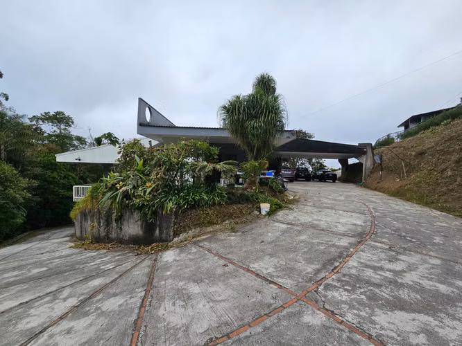 Casa de Montaña moderna en Rancho Redondo con vistas a San Jose….