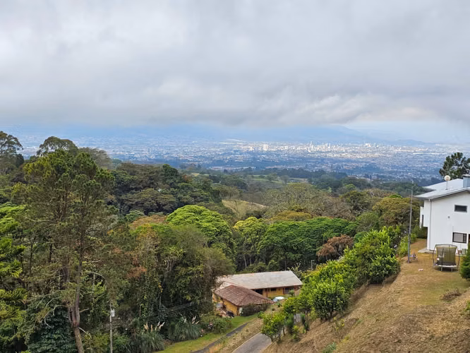 Casa de Montaña moderna en Rancho Redondo con vistas a San Jose….