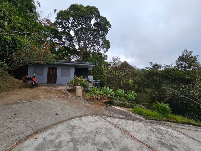 Casa de Montaña moderna en Rancho Redondo con vistas a San Jose….