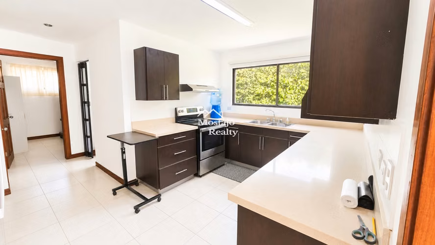 Casa en Alquiler con Piscina Privada, Condominio, Pozos de Santa Ana - Imagen 2