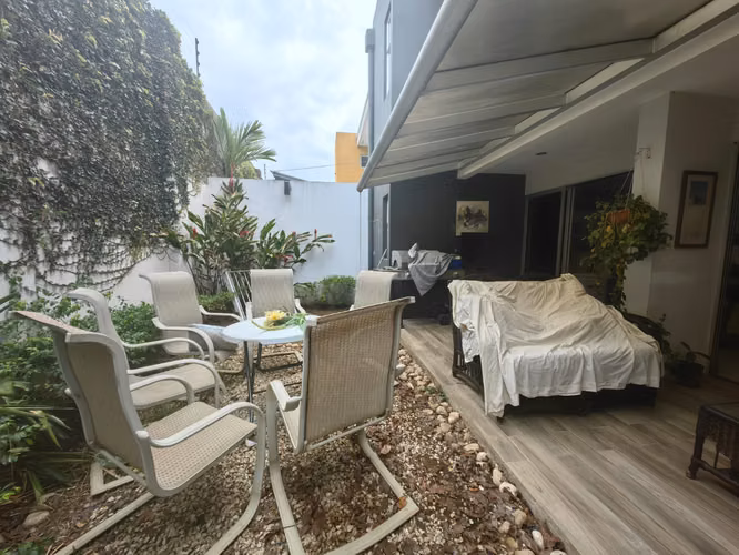 Venta de Casa Moderna en Condominio Privado en Piedades de Santa Ana - Imagen 5