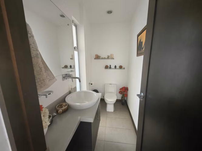 Venta de Casa Moderna en Condominio Privado en Piedades de Santa Ana - Imagen 6