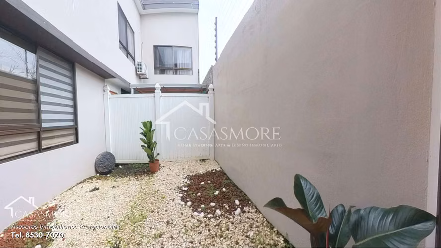 VENTA APARTAMENTO CONDOMINIO FRANCISCO DE HEREDIA 1ER NIVEL CON PATIO