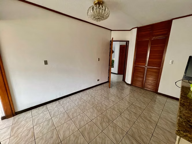 Casa en Venta en Curridabat 16681