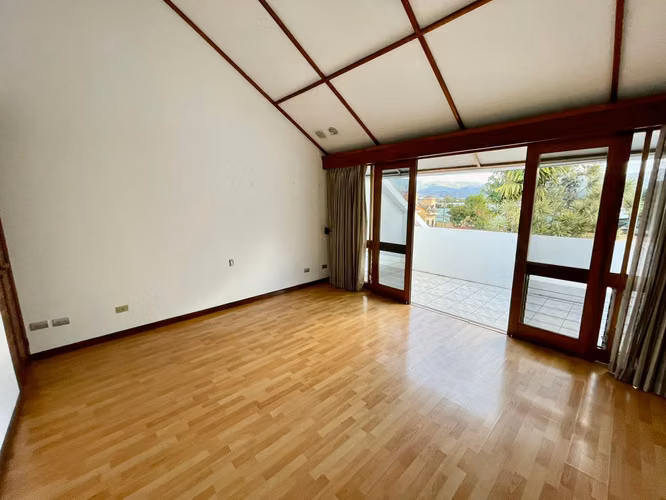 Casa en Venta en Curridabat 16681