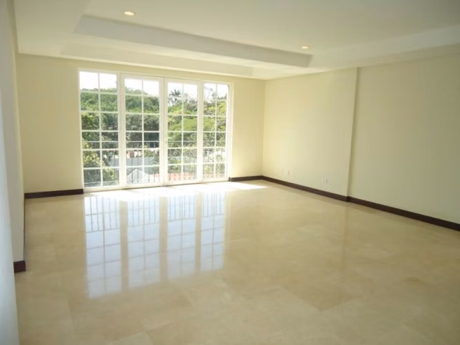 Apartamento de Tres Dormitorios en Exclusivo Condominio en Escazú14440 - Imagen 3