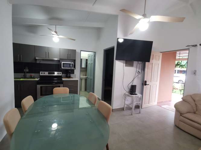 VENTA DE VILLA EQUIPADA EN CONDOMINIO JACO CENTRO A 75 MTS DEL MAR