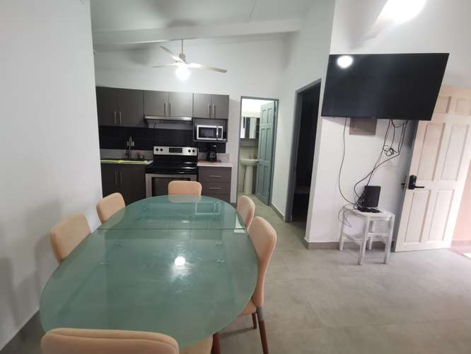 VENTA DE VILLA EQUIPADA EN CONDOMINIO JACO CENTRO A 75 MTS DEL MAR