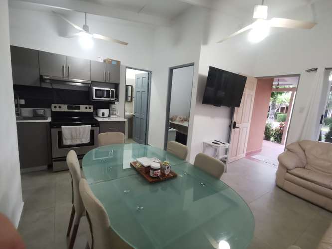 VENTA DE VILLA EQUIPADA EN CONDOMINIO JACO CENTRO A 75 MTS DEL MAR